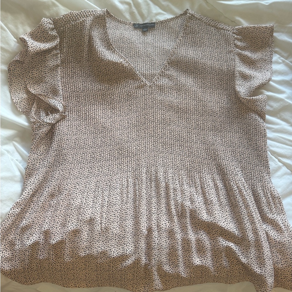 Adrianna Papell Gray Flutter Sleeve Blouse